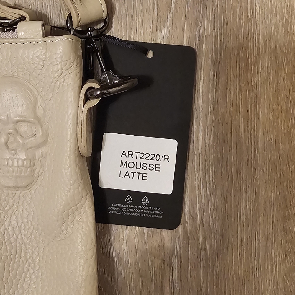 IO pelle Embossed Skull Leather Crossbody Bag in Cream - Picture 7 of 7